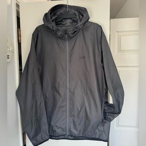 Oakley grey windbreaker jacket size XXL tailor fit.